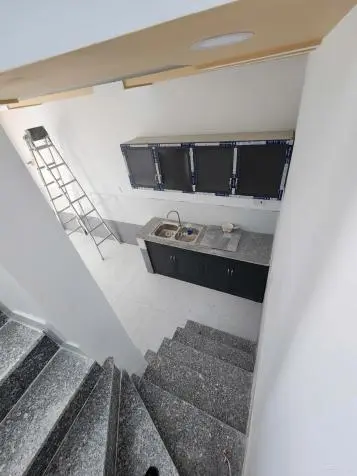 Bán Nhà 1 Lầu 1 Trệt Thiết Kế Đẹp 2 Phòng Ngủ Có Ban Công Và Sân Đậu Xe Gần Chợ Có Nước Máy