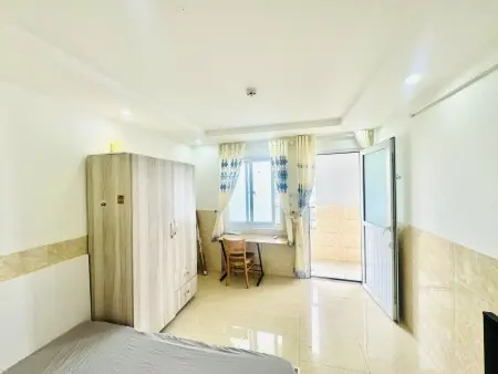 Xô Viết Nghệ Tĩnh Đại Học Hutech, Gtvt, Ngoại Thương Ban Công Thang Máy