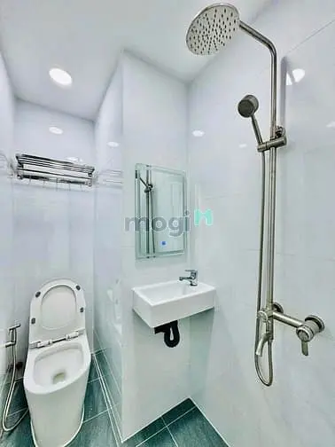 Bán Nhà Cực Êm Thái Phiên, P8, Quận 11, 2,2 Tỷ, Sổ Riêng, Đủ Tiện Ích