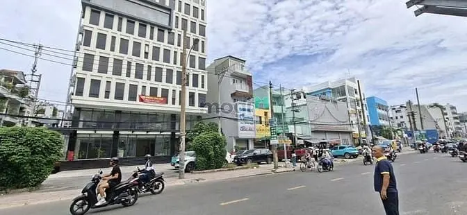 30M Ra Mt Cách Mạng Tháng 8 Q.10, 4 X 16M Ô Tô Xe Hơi Đậu Trong Nhàa
