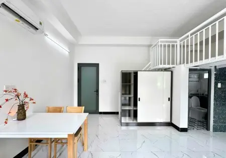 Duplex Full Nt Cao Cấp Thiết Kế Cực Xinh Ban Côn To Gần Chợ Tdt Ntt Rmit Lotte Mart Dễ Đi Q4, Q1, Q8