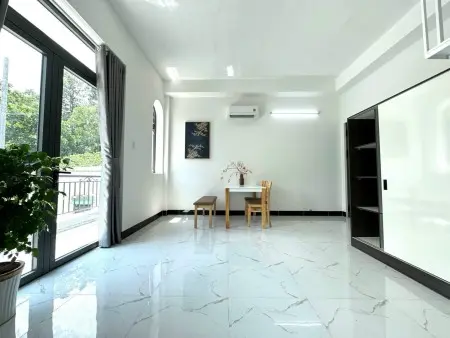 Duplex Full Nt Cao Cấp Thiết Kế Cực Xinh Ban Côn To Gần Chợ Tdt Ntt Rmit Lotte Mart Dễ Đi Q4, Q1, Q8