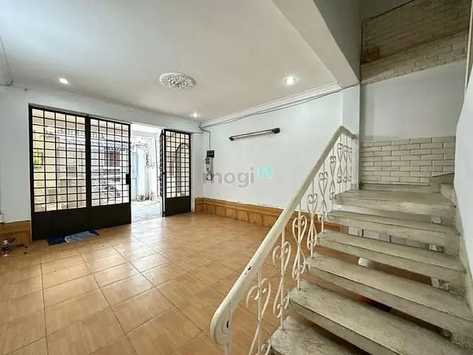 Bình Thạnh- Bùi Đình Tuý- Hẻm Ô Tô Tránh Thông- Gần 70M2- Cũ