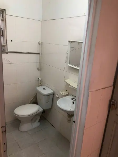 Phòng Trọ Chung Chủ Nhà Lối Đi Riêng Lầu 2, Diện Tích 25, Gần Chợ 200 Nhà Thờ, Trường Học, Tôn Đản