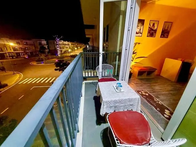 Phòng Ban Công Rộng, Chỉ 3,5 Triệu/Tháng Trong Khu Villa Có Hồ Bơi