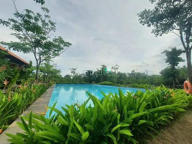 Phòng Ban Công Rộng, Chỉ 3,5 Triệu/Tháng Trong Khu Villa Có Hồ Bơi