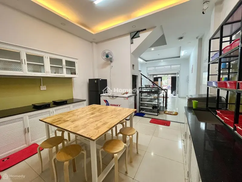 Ktx Nam Ngay Kcnc Giá 1,3Tr Bao Trọn Gói - Phòng Ban Công - Toilet Trong Phòng