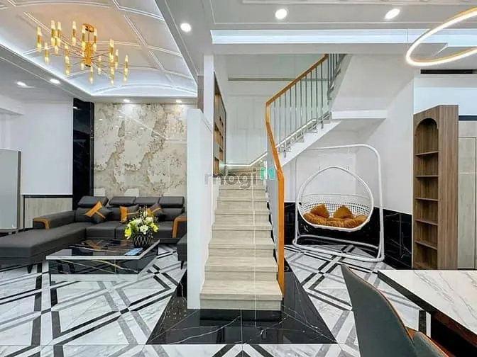 Nhà Phố Sang Xịn Ngay Bên Sông Sài Gòn - Giá Phù Hợp Mọi Đối Tượng