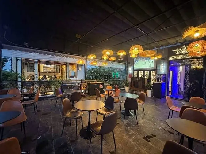 Cho Thuê Lô Góc 3 Mặt Tiền Đường Nguyễn Văn Nguyễn Quận 1