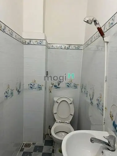 Nhà Cho Thuê: 74/1A Nguyễn Kim Q10, (3.5X12M 2L 4Pn 3Wc)