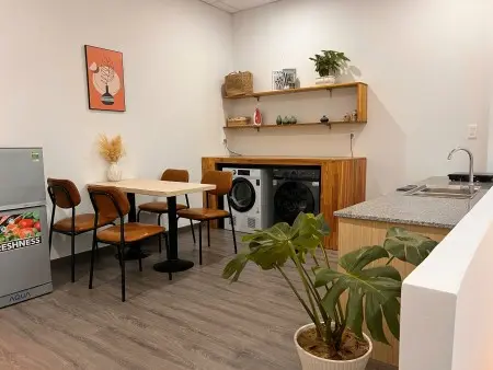 Cho Thuê Nhà 2 Phòng Ngủ Full Nội Thất Có Sân Thượng Và Sân Đậu Xe