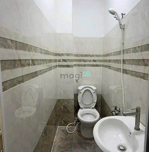 Nhà Cho Thuê: 74/1A Nguyễn Kim Q10, (3.5X12M 2L 4Pn 3Wc)