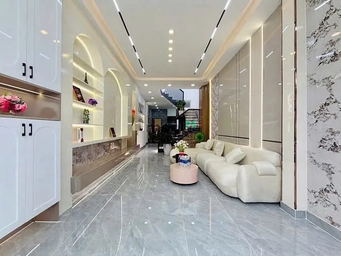 Cho Thuê Nhà Nguyên Căn - Đường Trần Nhật Duật, Quận 1 - Giá Thuê 35T