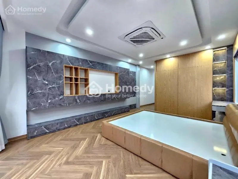 Bán Nhà Phố Nam Dư 38M 5 Tầng Vị Trí Vip Giá 6.8 Tỷ