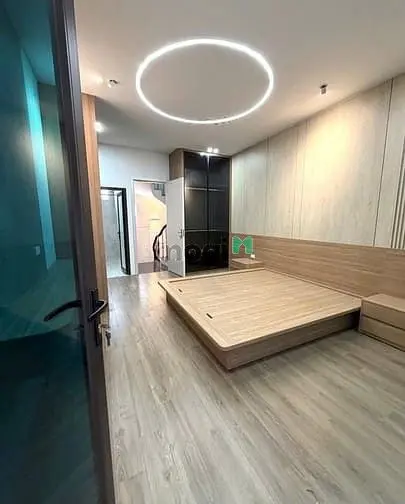 Hiếm!Nhà Lạc Long Quân 42M2-Ngõ Như Phố-2 Ô Tô Tránh-Giá Nhỉnh 7 Tỷ.