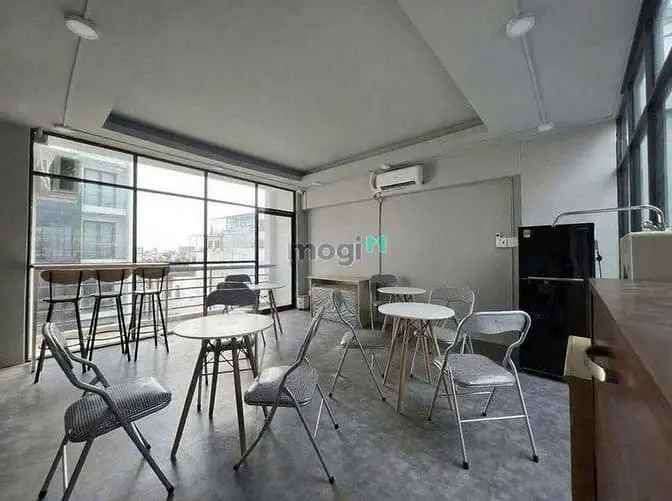 Cho Thuê Mặt Bằng Rộng 160M2 (8 X 21M),245A Nguyễn Thượng Hiền,Pn