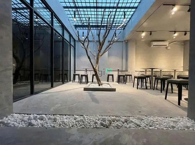 Cho Thuê Mặt Bằng Rộng 160M2 (8 X 21M),245A Nguyễn Thượng Hiền,Pn