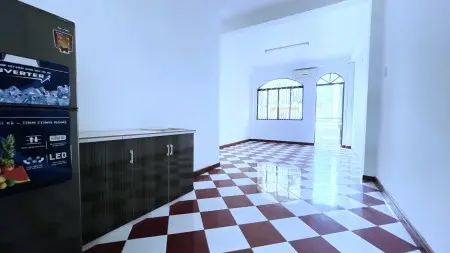 Chính Chủ Cho Thuê Phòng Ban Công Mặt Tiền Đường Ký Hòa Gần Bệnh Viện Y Dược