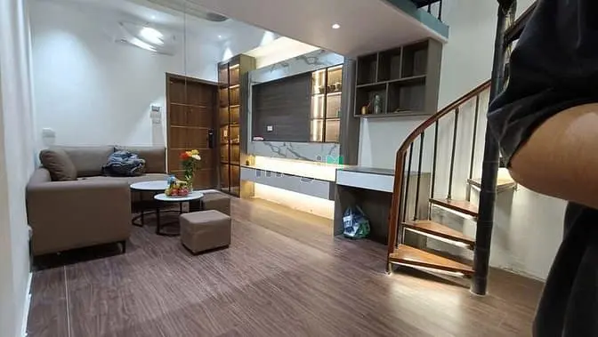 Vip Nhà Tập Thể Lê Gia Đỉnh, Hbt Đẹp, Giá 2.79 Tỷ, 52M2, Thông Tầng, Ả