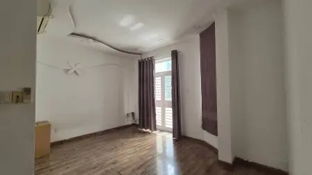 Phòng Trọ Cho Thuê Hẻm Xe Tải 27M2 , Sẵn Máy Lạnh Tủ Quần Áo, Bàn Làm Việc.