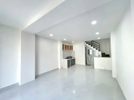 Nhà Đẹp 2 Phòng Hẻm Xe Tải Chỉ 7.5 Triệu/Tháng !