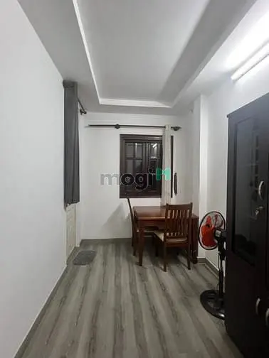 Cho Thuê Nguyên Căn Gần Xuân Thủy (4X14M) 1 Trệt 3 Lầu. Giá Thuê 37Tr