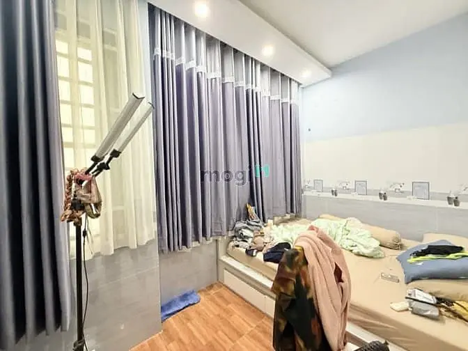 Q3- Lê Văn Sỹ- 4 Tầng 4N- Sân Thượng- Nhà Đẹp Về Ở Ngay.