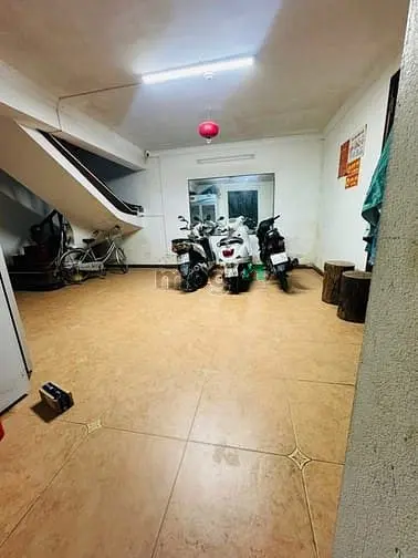 Lac Long Quân – Ô Tô – Kd – 77 M2 – 4 Tầng – Mt 5.2 M – Giá 20.4 Tỷ.