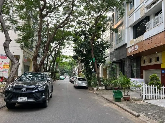 Nhà Phố Kinh Doanh Khu Hưng Gia, Phú Mỹ Hưng Nhà Đẹp Giá Rẻ Vào Ngay