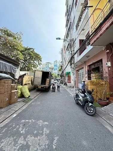 Mặt Tiền Nguyễn Thanh Giản Q.10 -4 Tầng Hoàn Công Đủ -13Ty5 -Dòng Tiền