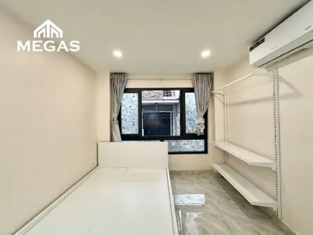 Khai Trường Nhà Mới Có Cửa Sổ 2 Mặt , Đường Trần Hưng Đạo - Gần Chợ Bến Thành Quận 1