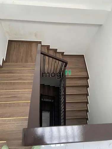 Nhà Cho Thuê 6X20 3Lầu 5Pn Đường Quách Văn Tuấn, Phường 12, Tân Bình