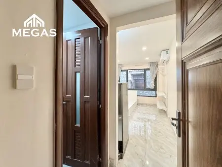 Khai Trường Nhà Mới Có Cửa Sổ 2 Mặt , Đường Trần Hưng Đạo - Gần Chợ Bến Thành Quận 1