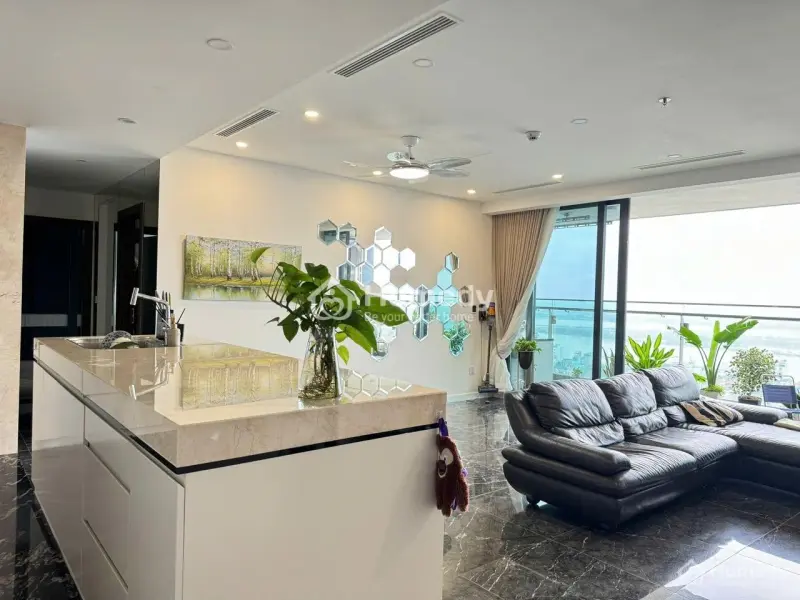 Cho Thuê Căn Hộ 3 Ngủ Đẳng Cấp Sunshine Golden River – View Đẹp, Nội Thất Xịn