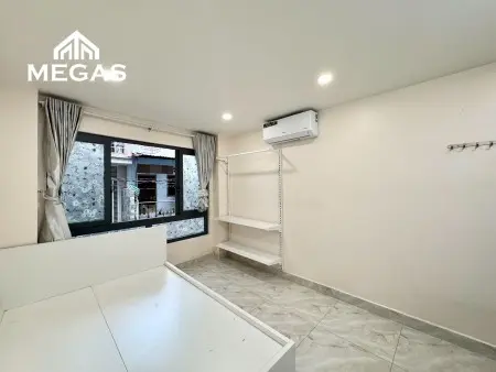 Khai Trường Nhà Mới Có Cửa Sổ 2 Mặt , Đường Trần Hưng Đạo - Gần Chợ Bến Thành Quận 1