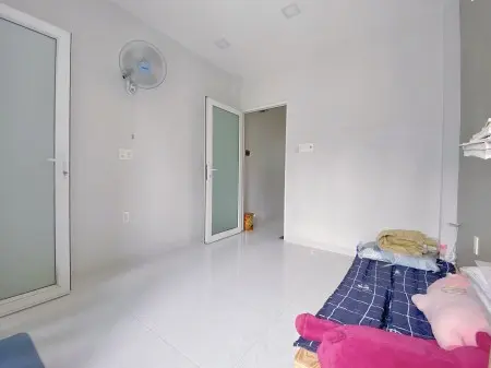 Cho Thuê Căn Cửa Sổ Thoáng Mát - Free Điện Nước