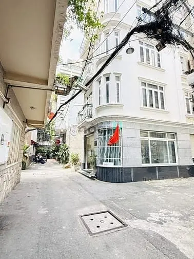 Bán Khách Sạn Đường Lý Tự Trọng Q1 - 3,7M X 16M Giá 34 Tỉ