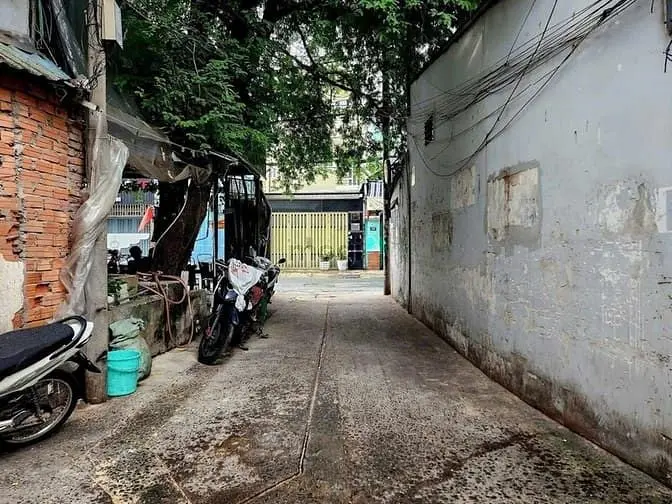 Gò Vấp, Bán Nhà C4 Sát Mặt Tiền Lê Lai, Dt 8.2X18M 180M2