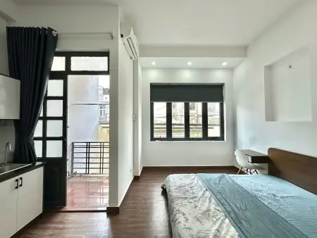 Mới 100%. Phòng Ban Công Rộng 35M2, Full Nội Thất, Bình Thạnh Gần Đh Văn Lang. Giá Từ 5Trx