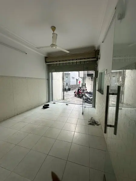 Mặt Bằng Cách Mặt Tiền Chỉ 30M Đường 3/2 Quận 10 Cần Cho Thuê
