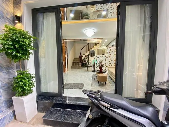 Bán Nhà Mặt Tiền Nguyễn Tiểu La – P.8, Quận 10 🔥 Vị Trí Vàng – Kinh D