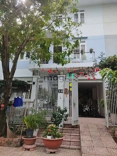 Retreat Ngay Trong Lòng Sài Gòn Với Biệt Thự Song Lập Đẳng Cấp