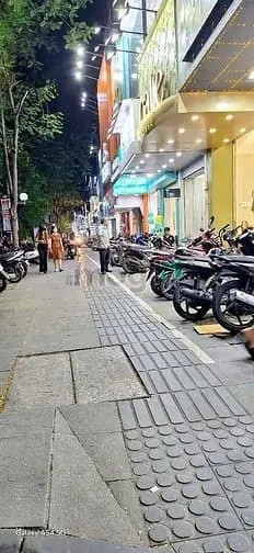 Bán Nhà Mặt Phố Chùa Bộc 72M2* 5 Tầng, Vỉa Hè 8M (Thông Tin Thật)