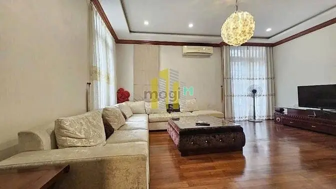 Biệt Thự Cao Cấp Trần Não - Thang Máy- Nội Thất Xịn- Giá 130 Triệu