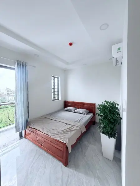 Cho Thuê Phòng Ban Công 1/Hà Huy Giáp Ngay Sát Bến Xe Ngã Tư Ga