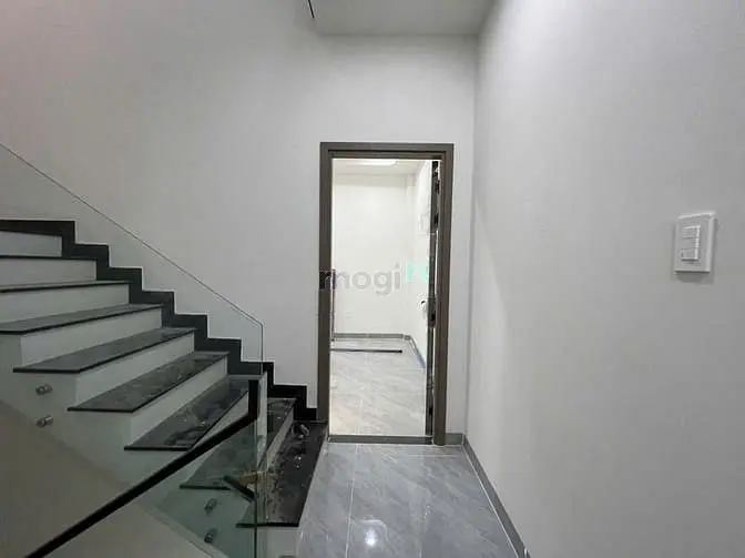 Nhà 1 Trệt 2 Lầu Hẻm 146 Đường Lã Xuân Oai, Tăng Nhơn Phú A