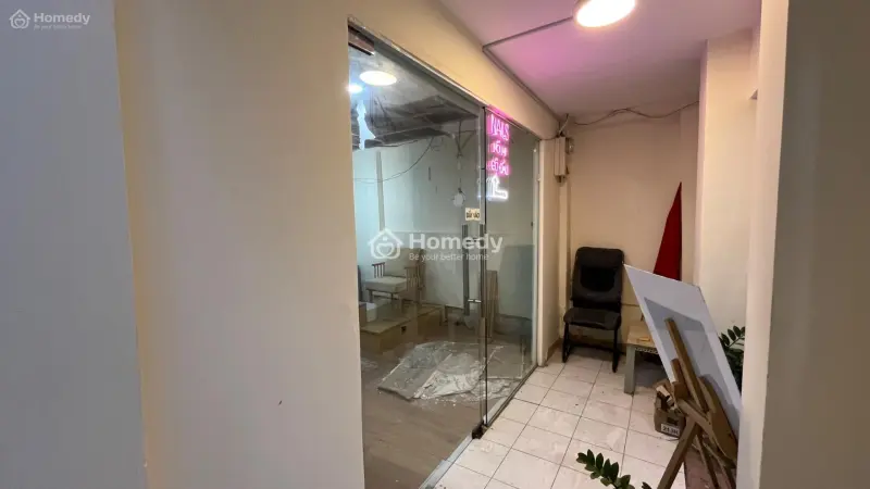 Nhà 68M2 (5,5X12,5) Nở Hậu Sát Vách Quận 1 Cần Bán!