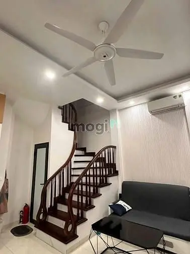 Cho Thuê Nhà Nguyên Căn Số 26I Ngõ 209 Đội Cấn, Ngọc Hà, Hà Nội