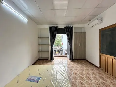 Sống Xanh Giữa Lòng Quận 3 - 10M Ra Bờ Kè Trường Sa - Ban Công Siêu Rộng