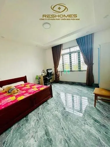 Cho Thuê Nhà Nguyên Căn 1T3L Mặt Tiền Ngay Song Ngữ Lạc Hồng